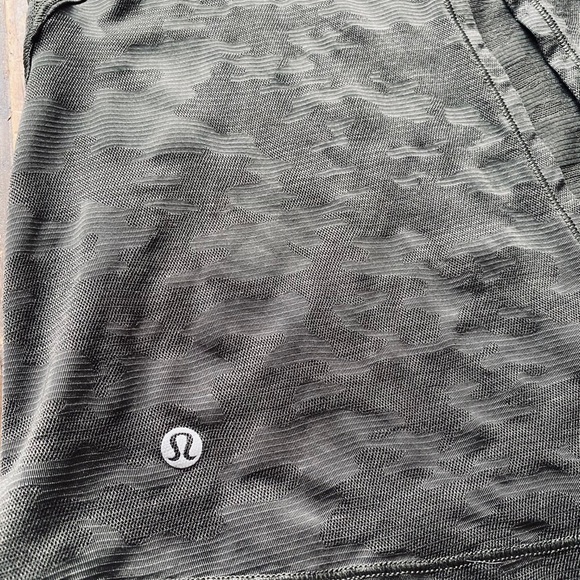 Lululemon Tie Workout Top - Picture 3 of 3